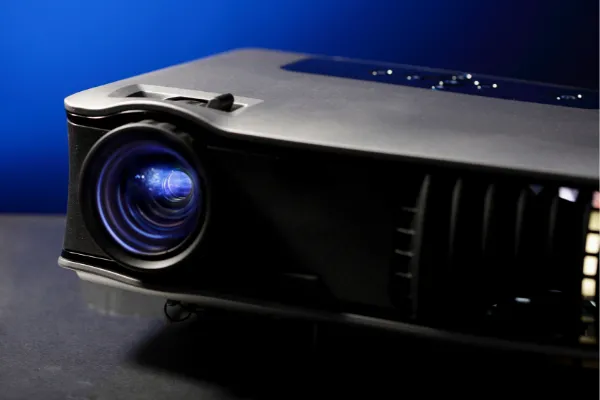 Пополнение товарного каталога  мультимедиа проекторами