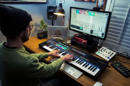 Купить Novation 61 SL MK III по выгодной цене в Москве