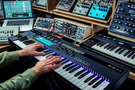 Купить Novation 61 SL MK III по выгодной цене в Москве