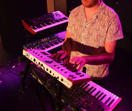 Купить Arturia AstroLab 37 White по выгодной цене в Москве